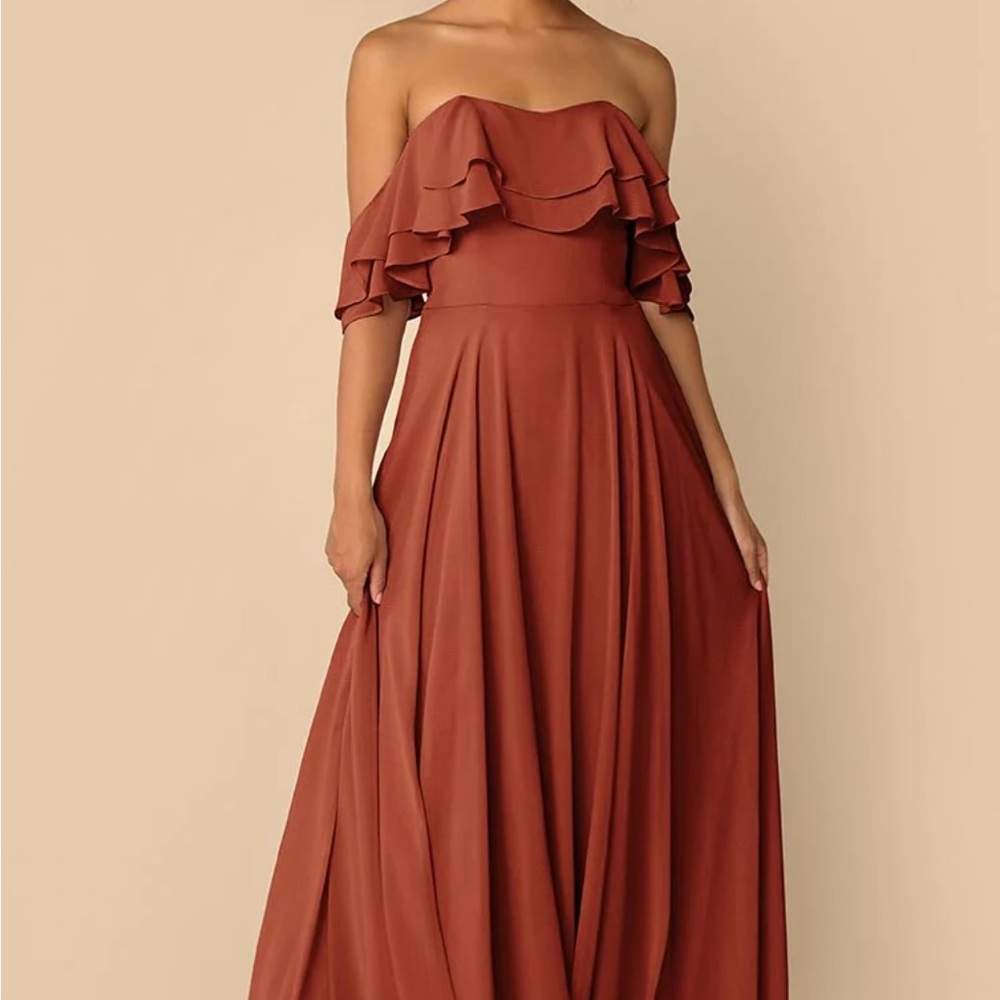 Chic Strapless Ruffle Dress in Rust